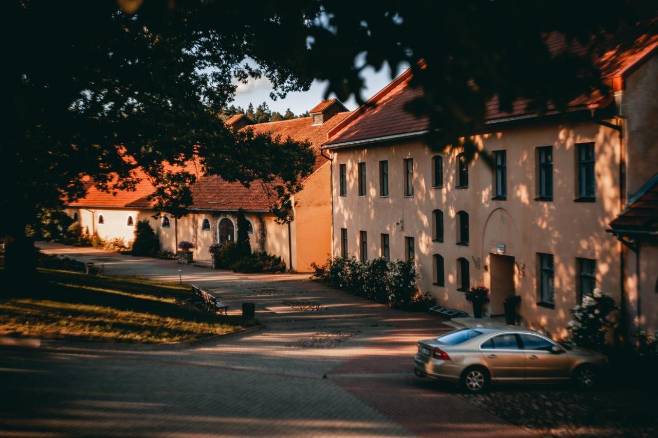 Slokenbekas Muiza Hotel Milzkalne Exterior foto